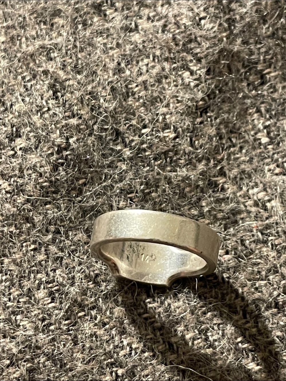 Gucci Silver-Tone Men’s Logo Ring - Picture 3 of 3